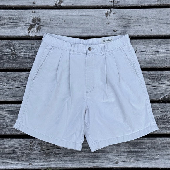 Vintage Eddie Bouer Pleated Cream Cotton Shorts - Picture 2 of 6